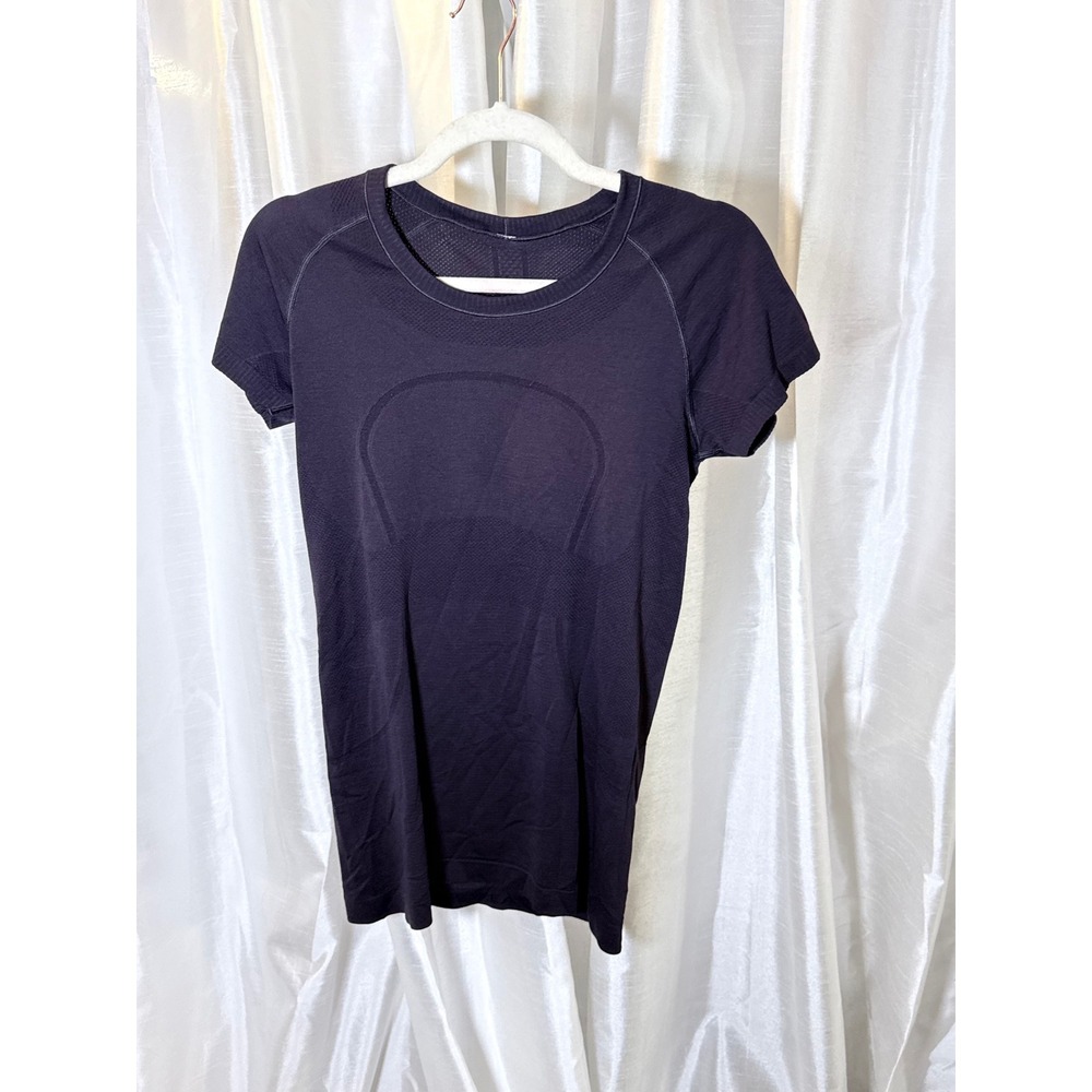 Lululemon Swiftly Tech Short Sleeve Women 6 Purple Seamless Mesh Running Top